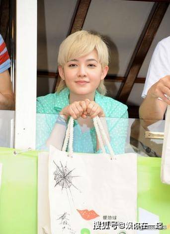 剃寸头带舌钉,为男友切掉子宫,昔日的"儿歌天后"范晓萱,如今47岁怎样