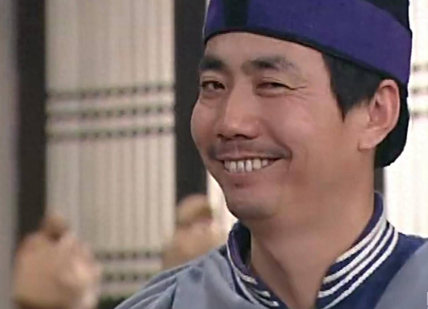 "邢捕头"范明:娶大6岁妻子并待继子视如己出,继子是国家骄傲