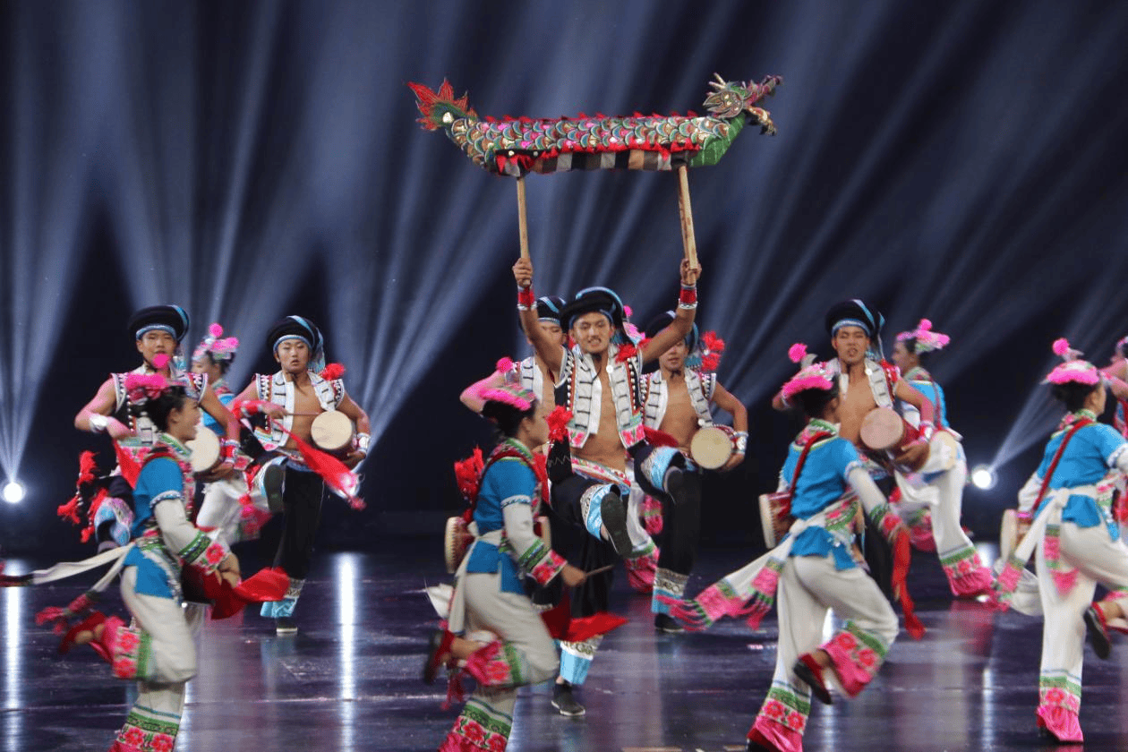 峨山彝族先民在长期的生产生活和社会活动中,形成了自然崇拜,神话传说