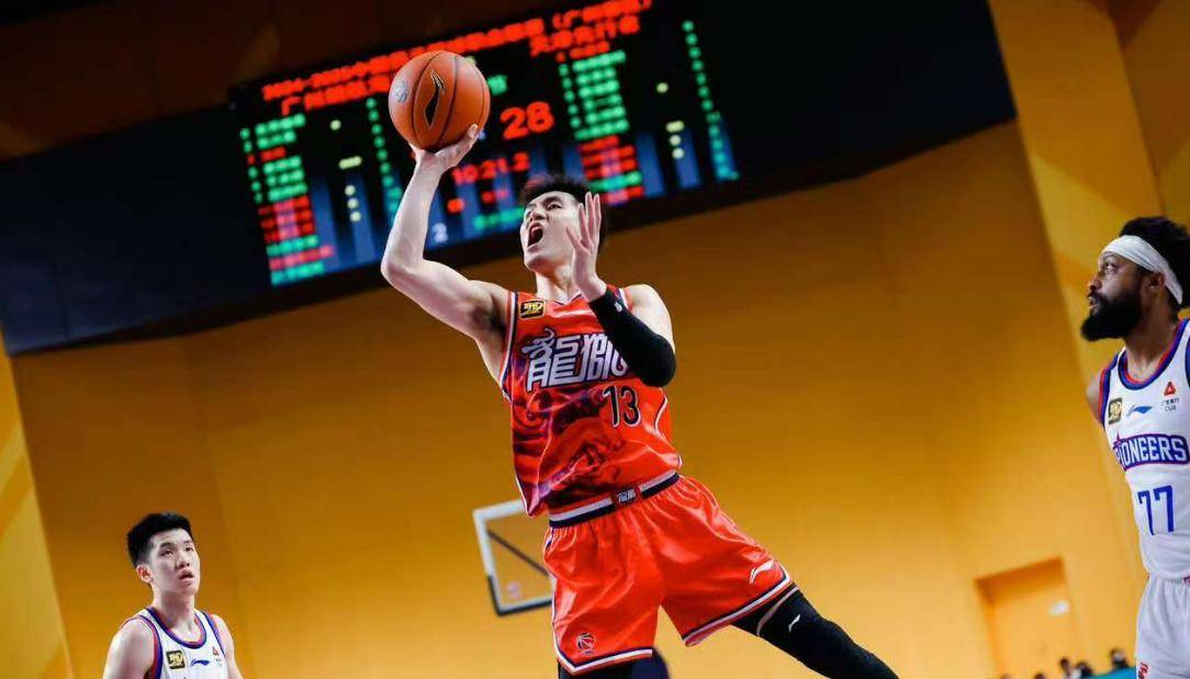 cctv5直播!广州男篮冲击2连胜,郭艾伦渐入佳境,焦泊乔正式回归