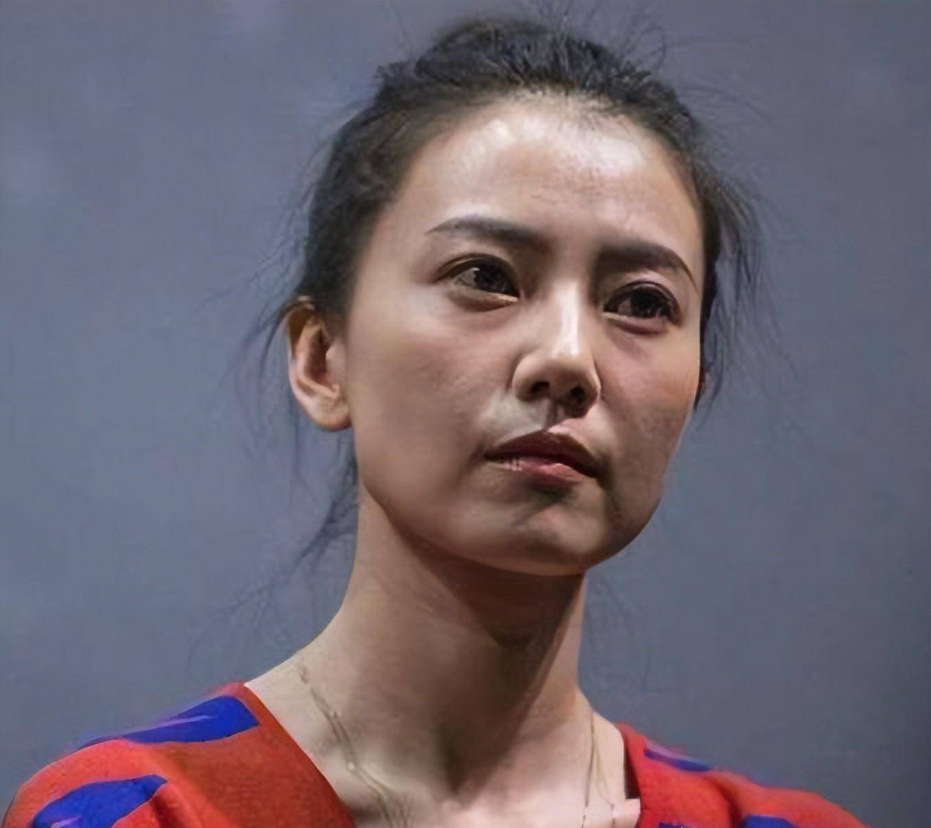 高圆圆"高中旧照"被曝出,班主任:至少10个班的男生在追她!