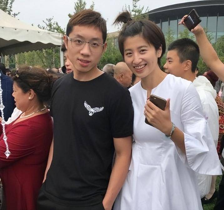 13年后再看许昕:才明白他娶到大2岁的姚彦,到底有多幸运