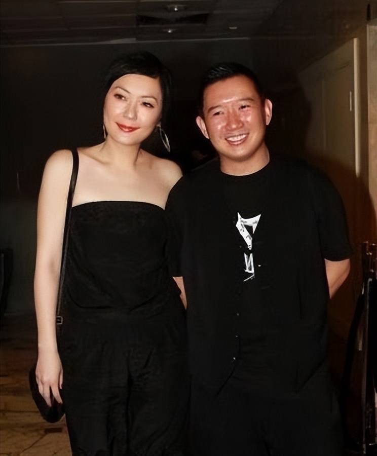 乱港艺人杜汶泽妻子田蕊妮患癌,自费做手术,网友却称报应来了