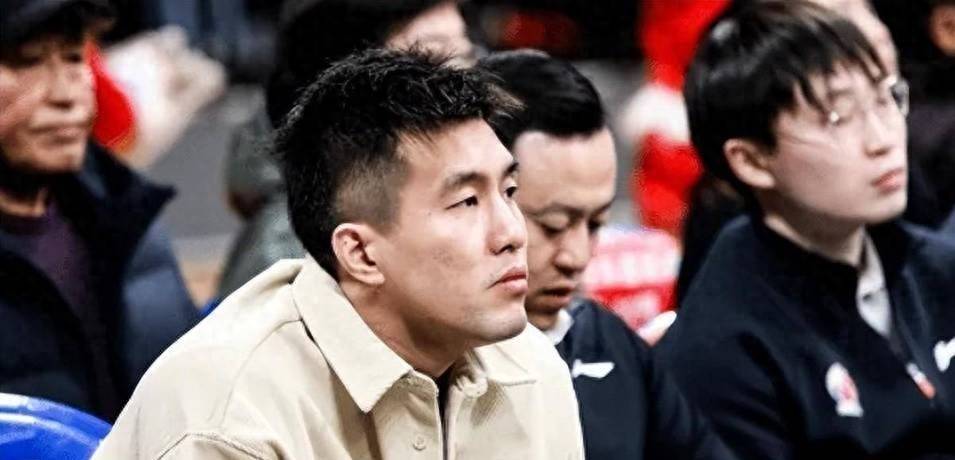 三分球6中6！彻底炸了，郭艾伦！这可是中国男篮的核心控卫