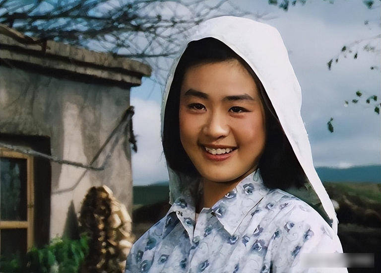 时隔38年，《牧马人》再度爆火，女主角扮演者丛珊如今过得怎么样_孩子_影片_时间
