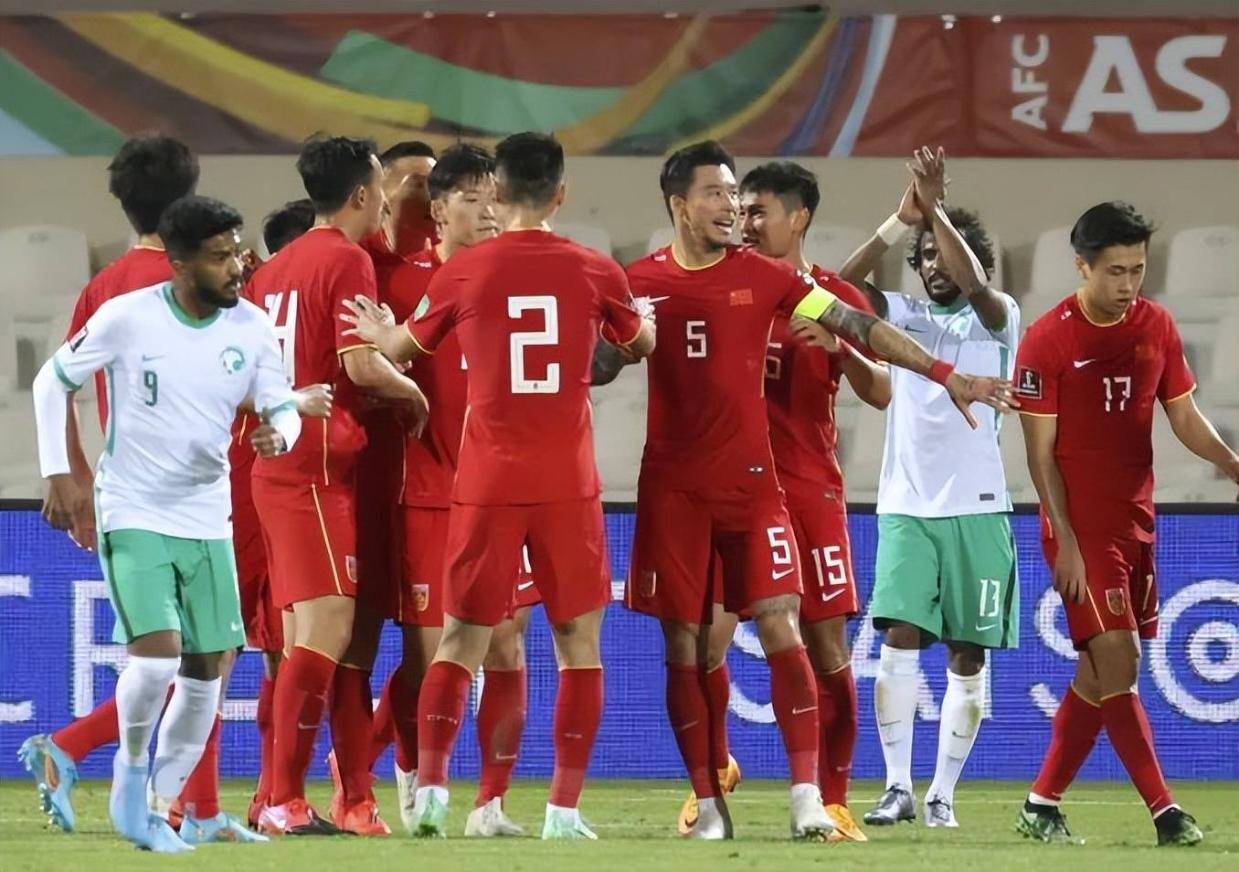 2比1！中国男足客场绝杀劲敌+两国脚进球，未来进世界杯真有戏
