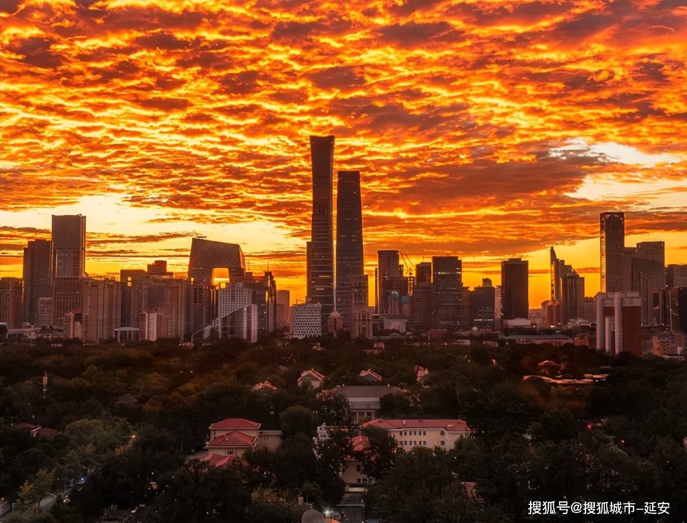 北京跟团五日游攻略，五天四晚北京旅游最新路线，实用避雷指南_小何_故宫_天安门