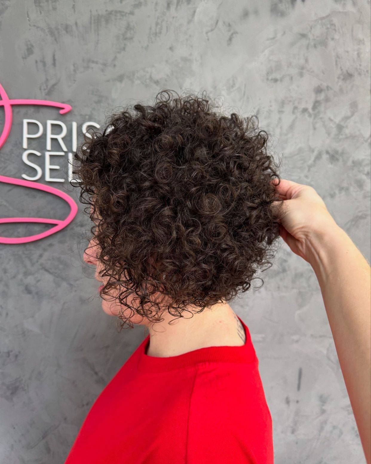 短发小卷卷:奔五奔六女性的时尚秘籍