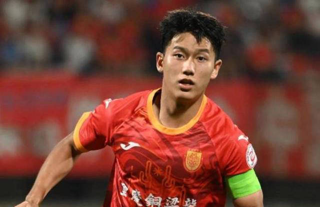 未来五大男足新星崛起，依木兰领衔，艾菲尔丁落选成焦点_能力_李昊_效力