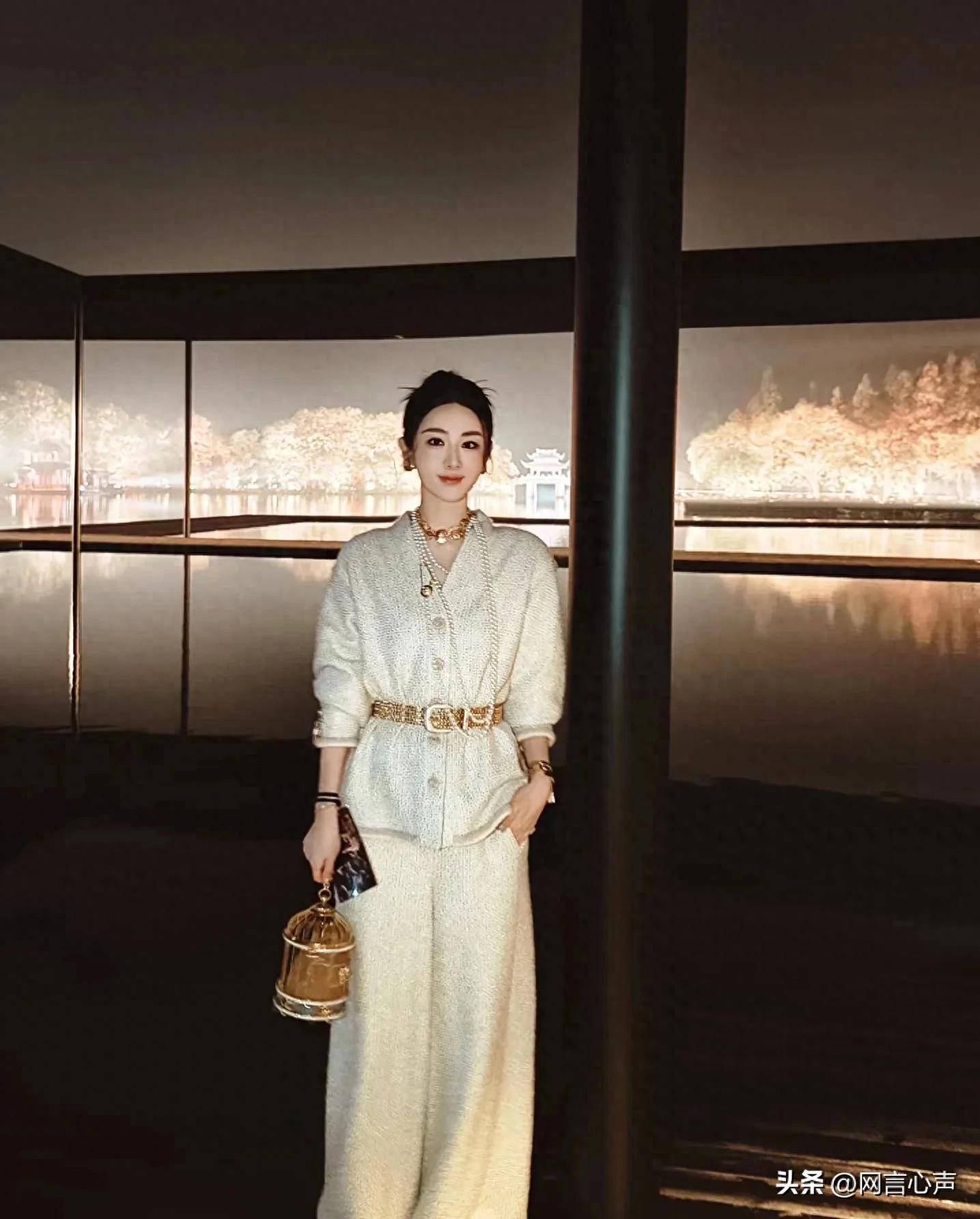 "带货女王"薇娅现身香奈儿大秀,相貌大变网友直呼认不出!