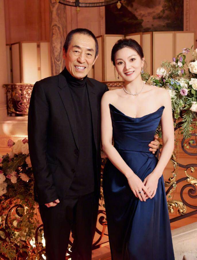张艺谋一家巴黎名媛聚会,陈婷亮相惊艳众人,儿子女儿却一言难尽