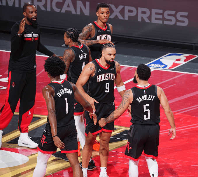 我笑他人看不穿！美记：从NBA败北后，火箭再次对巴特勒感兴趣