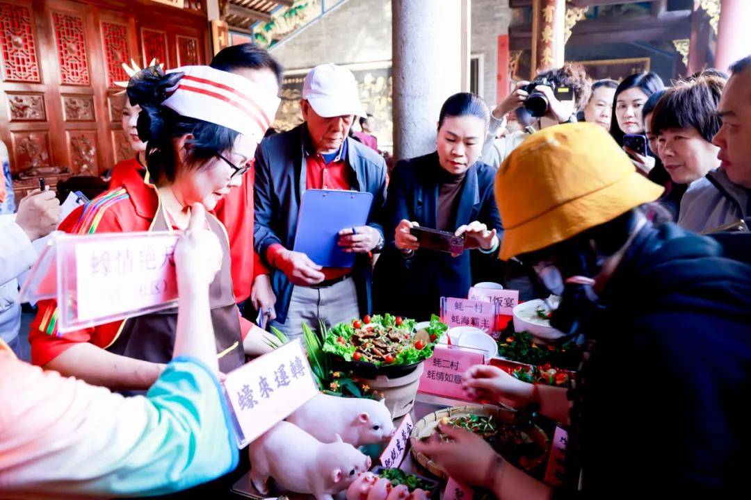 饮食民风
文化与旅游（中国饮食民风
与旅游的关系?）《饮食民俗与旅游》