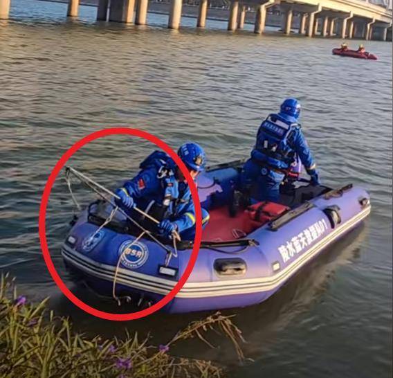 曝海南21岁女孩儿轻生,打捞视频流出,疑似使用"无情钩"!