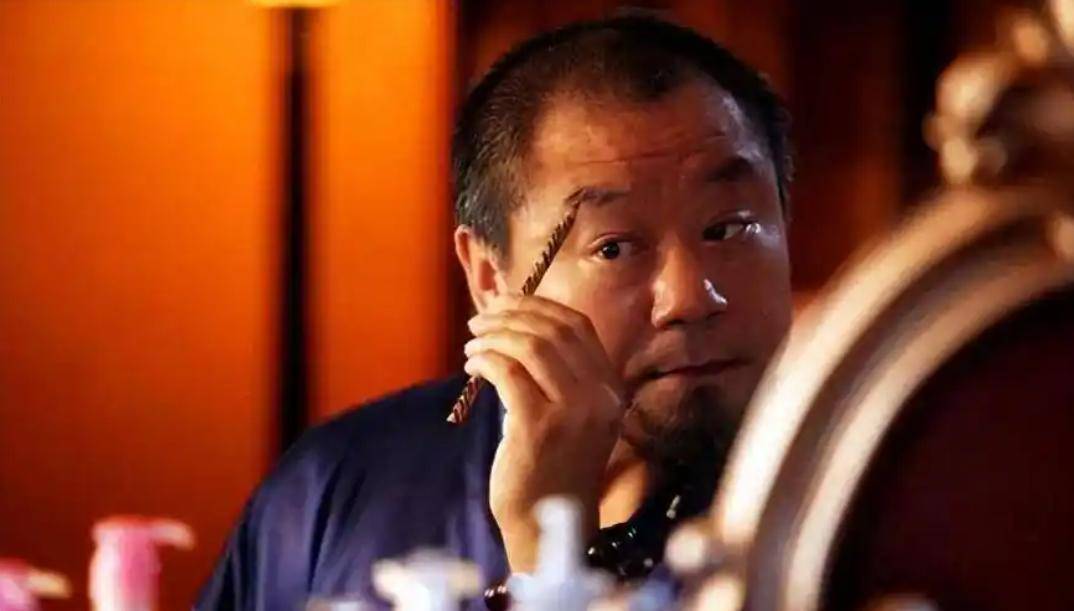 影帝范伟:甘当赵本山“绿叶”10年,离开春晚的真相到底是什么?_小品_相声_舞台