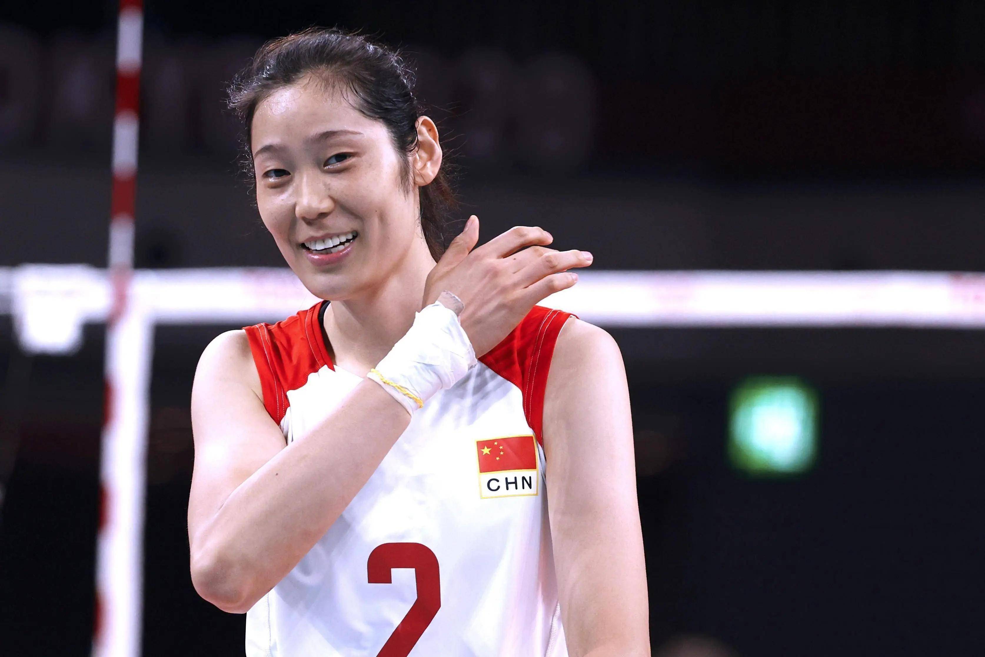 原创女排名将朱婷身高1米98父亲想让她嫁个比他高的不嫁外国人