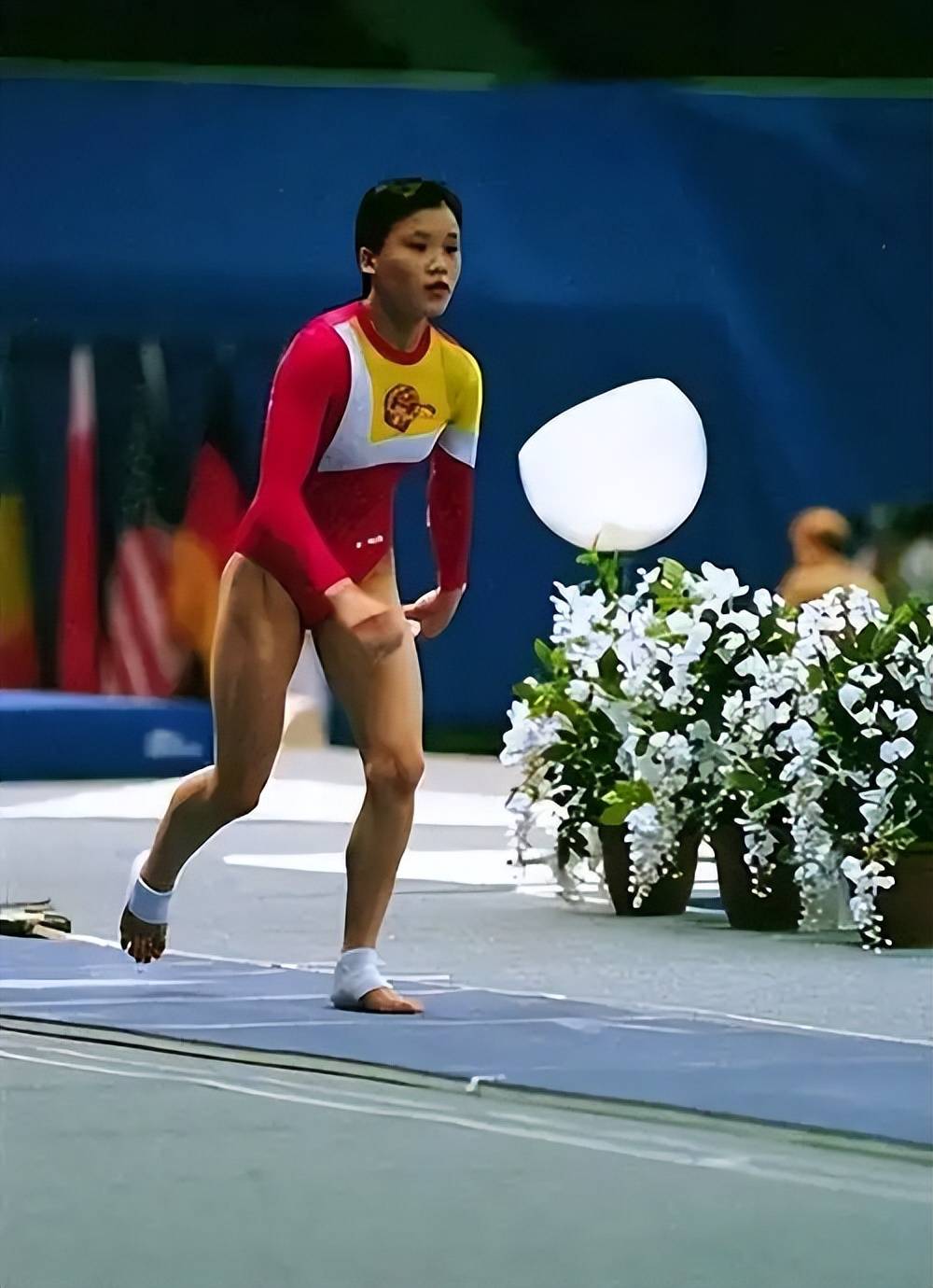 桑兰自己曾回忆,比赛当天,正要起跳时,她突然看到罗马尼亚教练撤走了