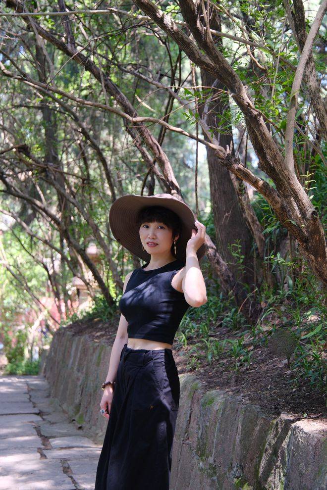 吸引一个人最好的方式,是独立自主而非故意谄媚