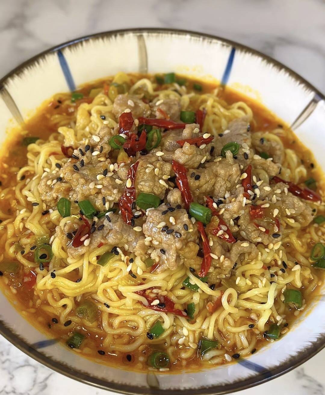 香辣肥牛泡面的极致诱惑:解锁家庭美食新高度