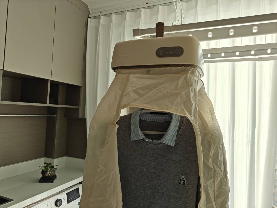 宫菱便携烘干机深度评测:首创烘蒸双模式,专攻厚衣速干无盲区,安全护衣更出色!