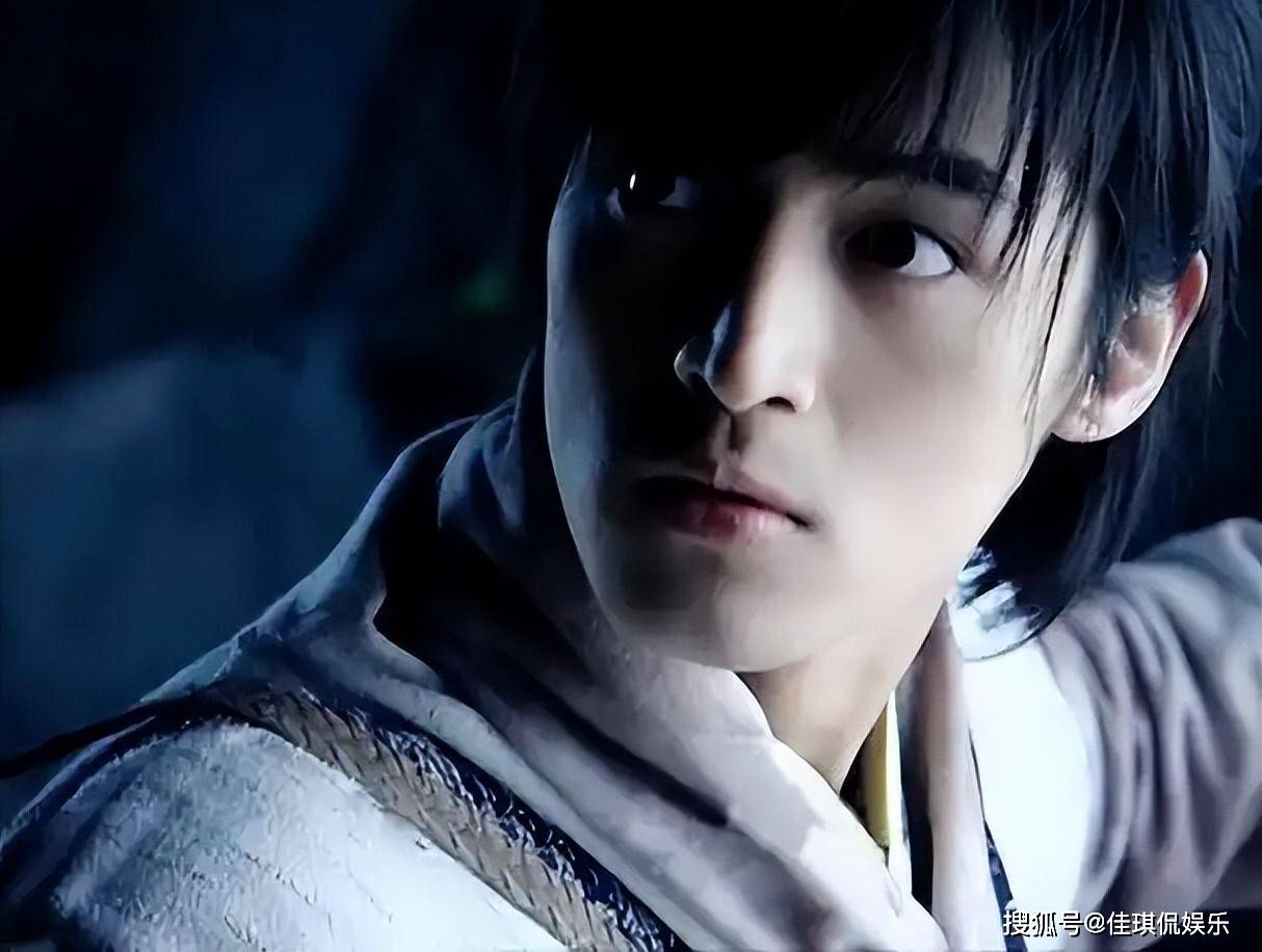 胡歌开始频繁的出现在古装电视剧中间.到神话《天外飞仙》的地瓜"