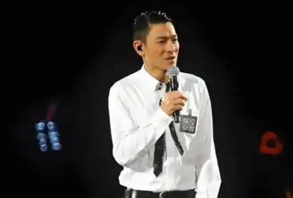 又来炒作?刘德华差点又从3米高的舞台摔下,郭富城同日也遇险