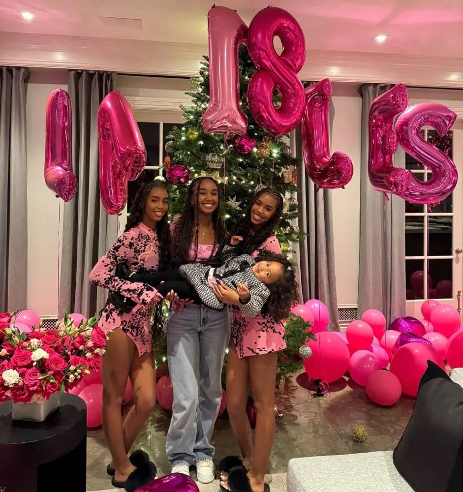 目前,这位格莱美奖得主被囚禁在纽约布鲁克林的大