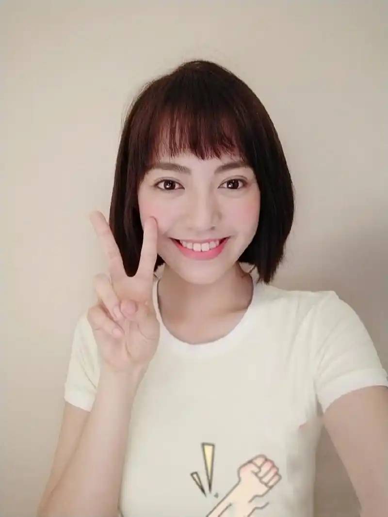 原来焦恩俊的女儿就是她,也是演员,怪不得22岁就演了女一号