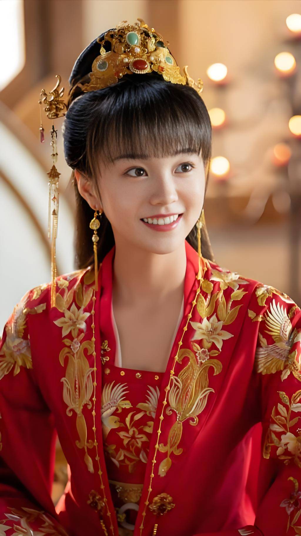 胡意旋,1995年1月31日生,毕业于西京学院会计学专业,2017年因为在微博