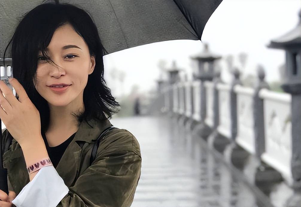 这两人竟然是夫妻,婚姻生活比剧里还甜,22年零绯闻