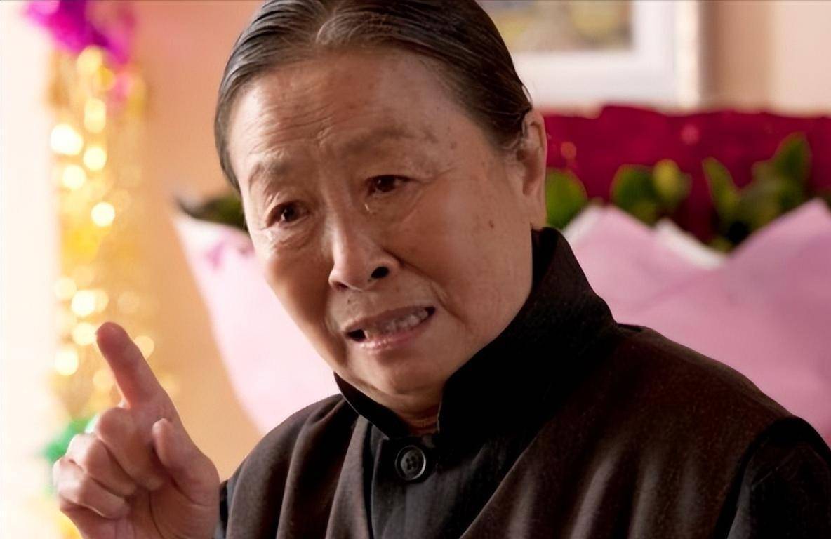 "丑娘"张少华人丑心更丑,年轻时做尽"恶事",晚年凄凉悲惨