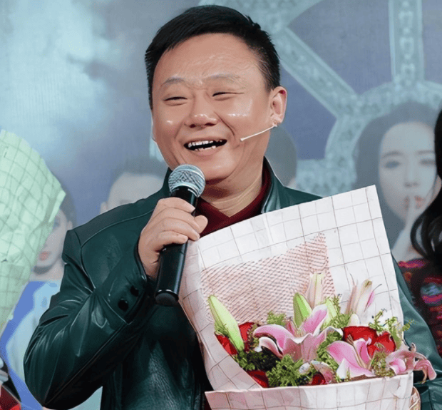 喜剧演员邵峰罕见露面,为妻子治病倾家荡产,曾连续9年登上春晚