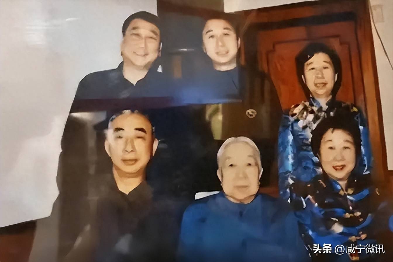 冯巩第一任妻子图片