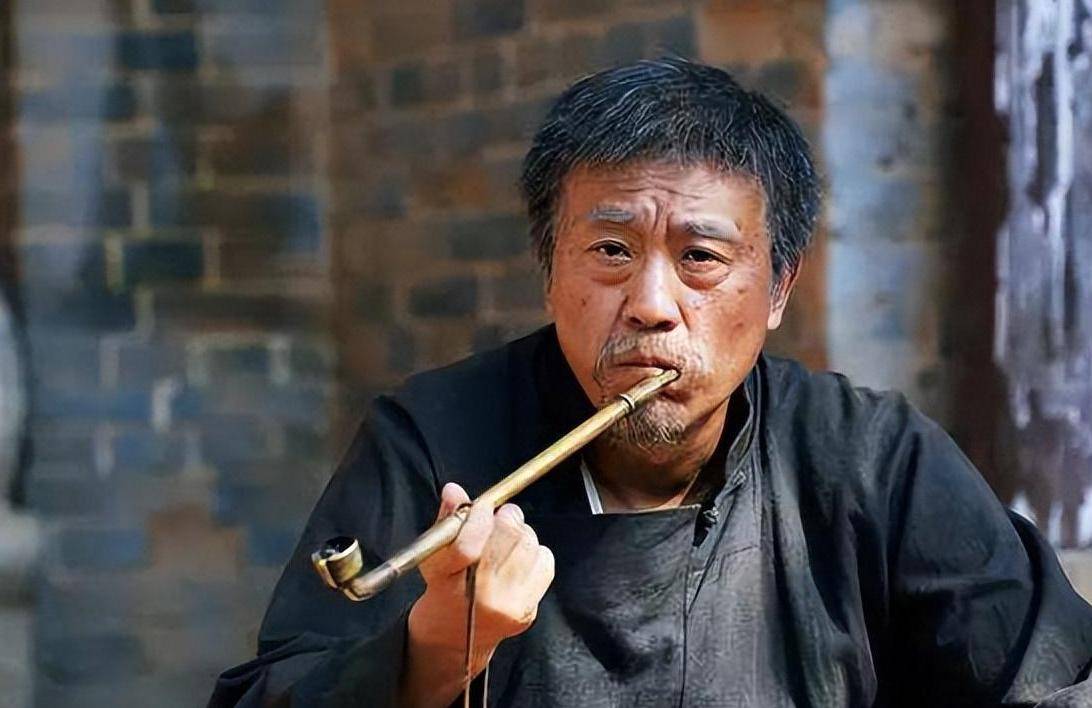 而在影视剧领域,何冰也凭借自己扎实的演技赢得了观众的喜爱.