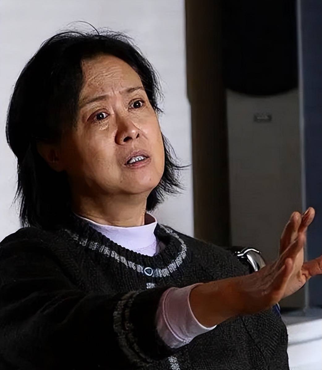 著名演员柏寒,去世10年后,海清兑现承诺,儿子的坚持让人泪目