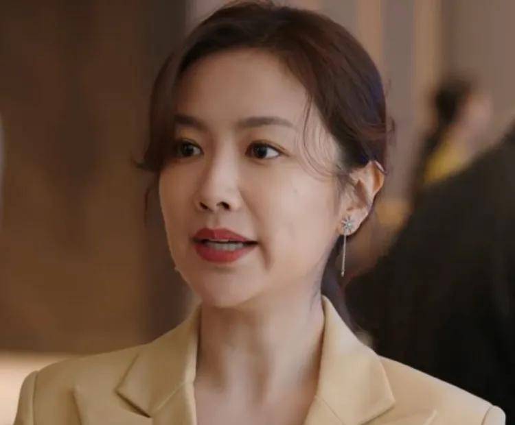 演完我是刑警接着演蔷薇风暴李春媛真的太美太圈粉了