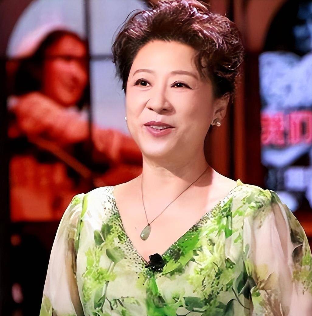 有一种清流叫王骁:40岁走红,娶平凡女友,是母亲王馥荔的骄傲