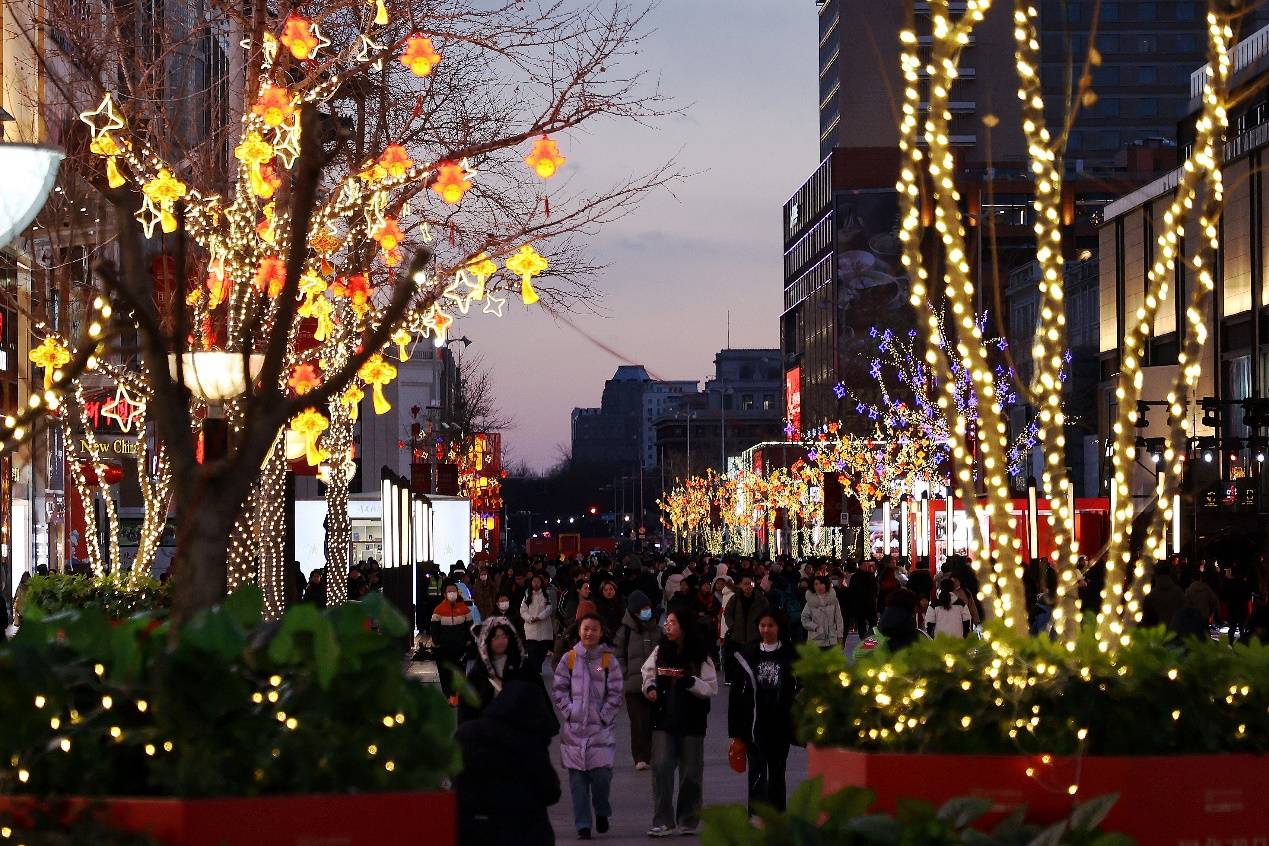 赴金街之约 青花汾酒亮相王府井 共度醉美中国年