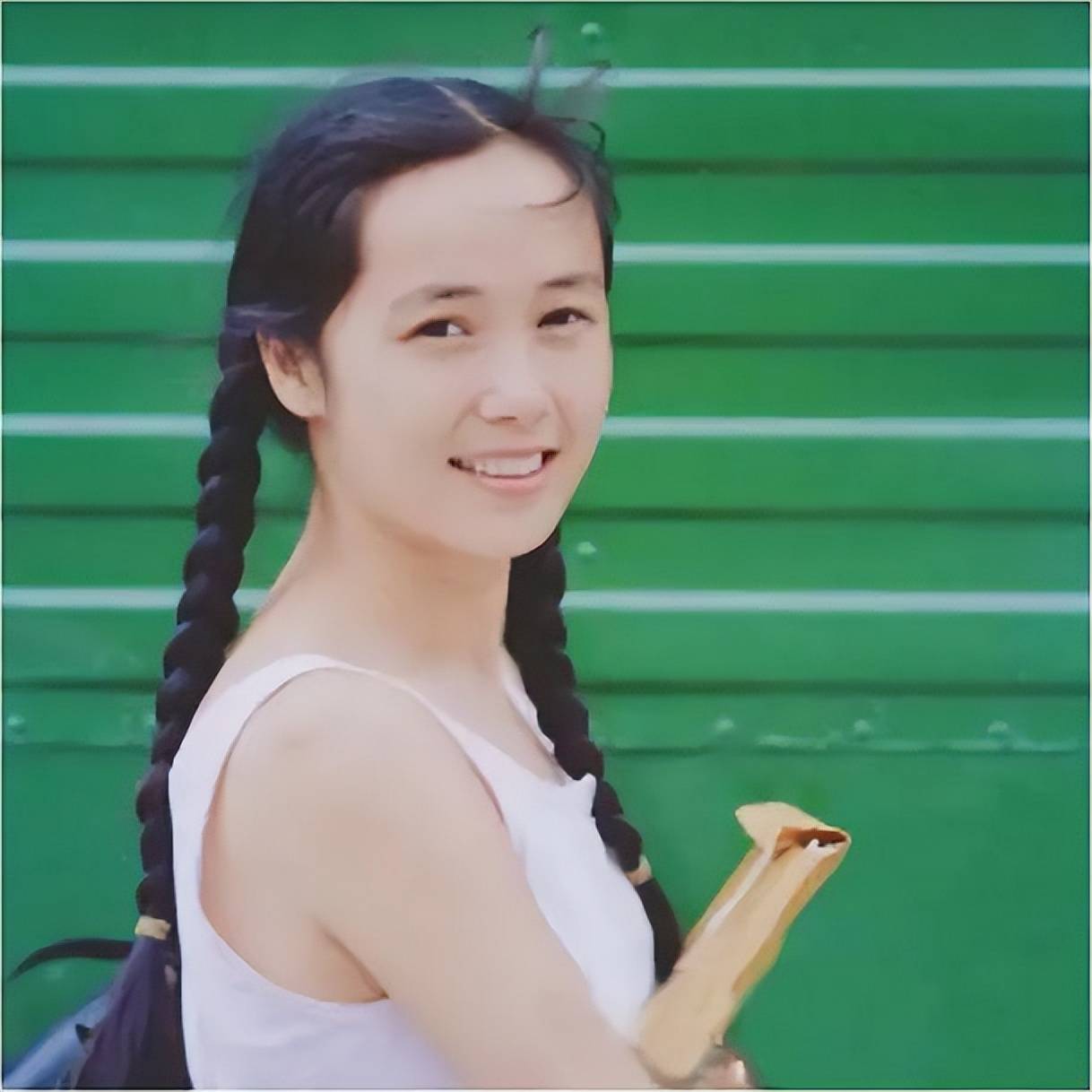 那时的蒋雯丽年轻貌美,而王全安感情经历颇为丰富,或许是从小缺少父爱