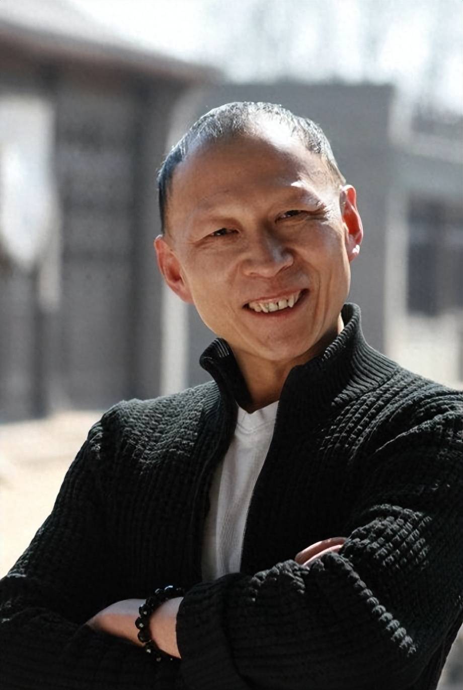 因丑陋而出名,演汉奸太像被出租车拒载,女儿却美过刘亦菲