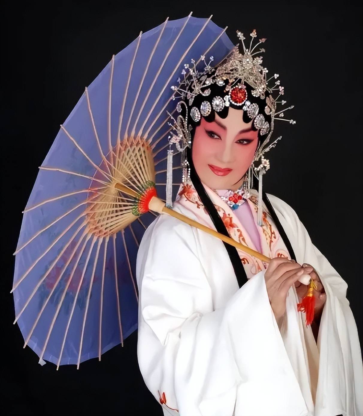 2025年刚刚过去一周,就有3位演艺界名人去世,各个都是大师级别