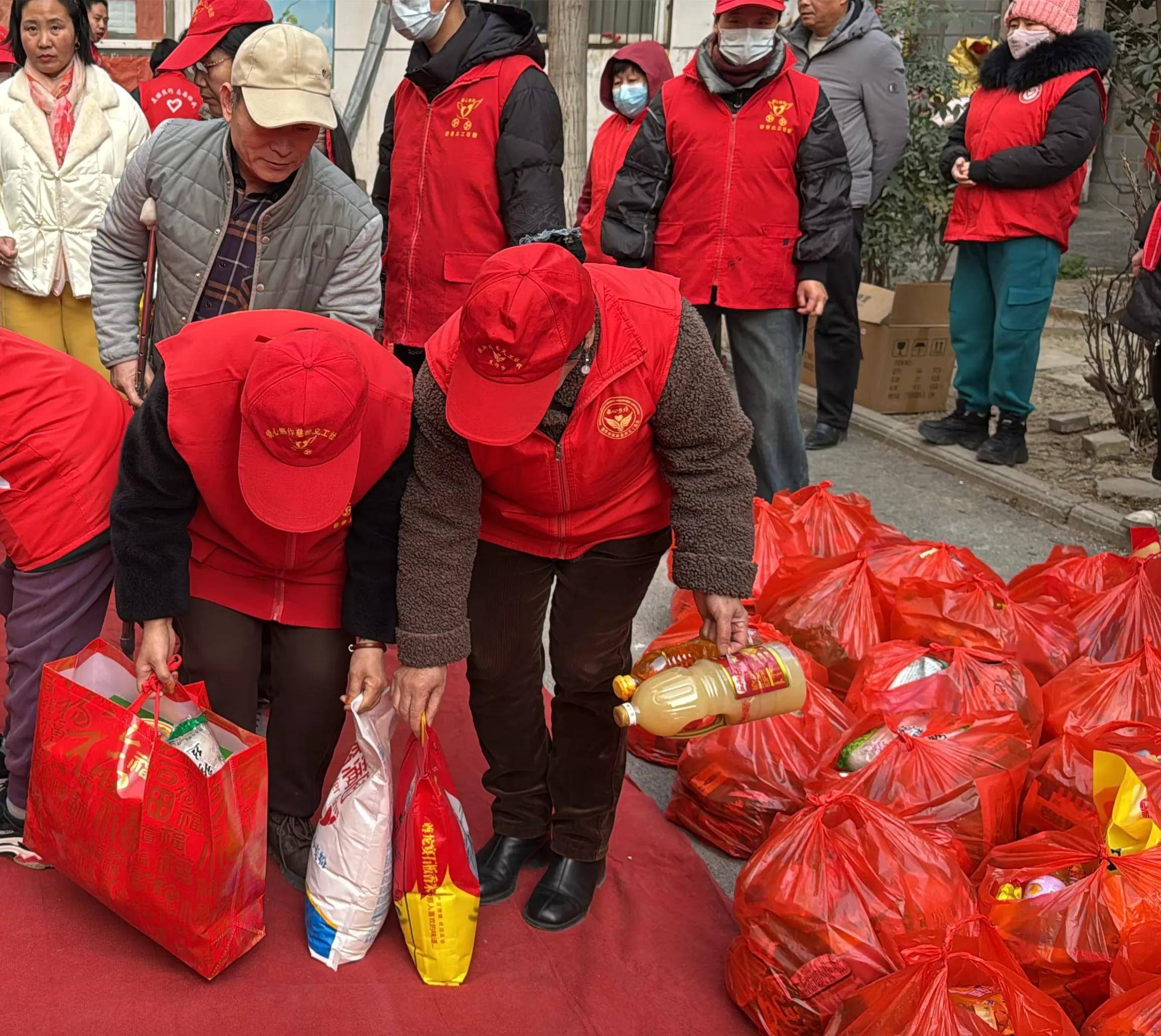 本次专项公益献爱活动为焦作市振新慈善义工协会与焦作市青年志愿亭等