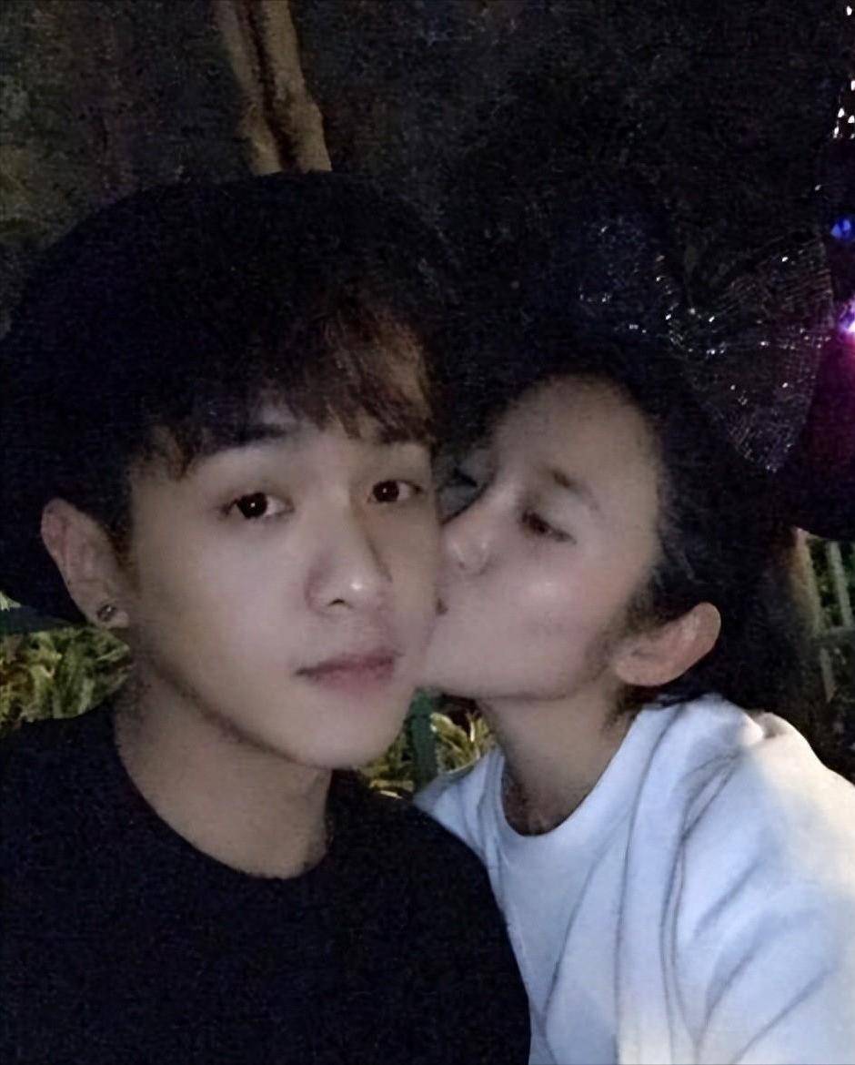 唐艺昕:我这辈子最正确的决定,就是嫁给追我车尾的张若昀_爱情_观众