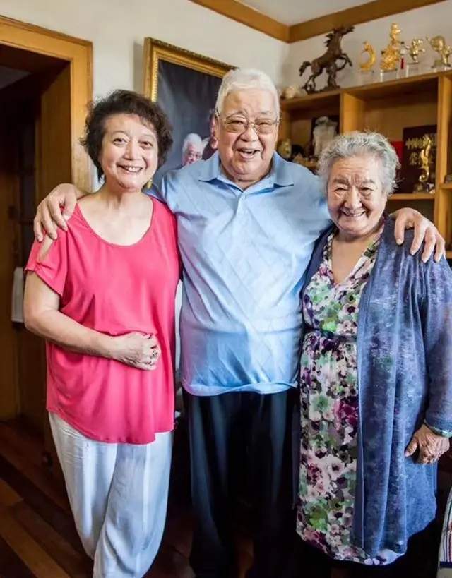 于洋97岁妻子杨静去世，女儿悲痛悼念，知情者透露去世细节_搜狐网