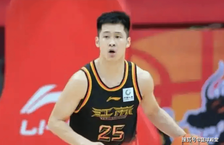 CBA全明星替补官宣！张镇麟胡明轩因伤缺席，崔晓龙罗凯文争议！