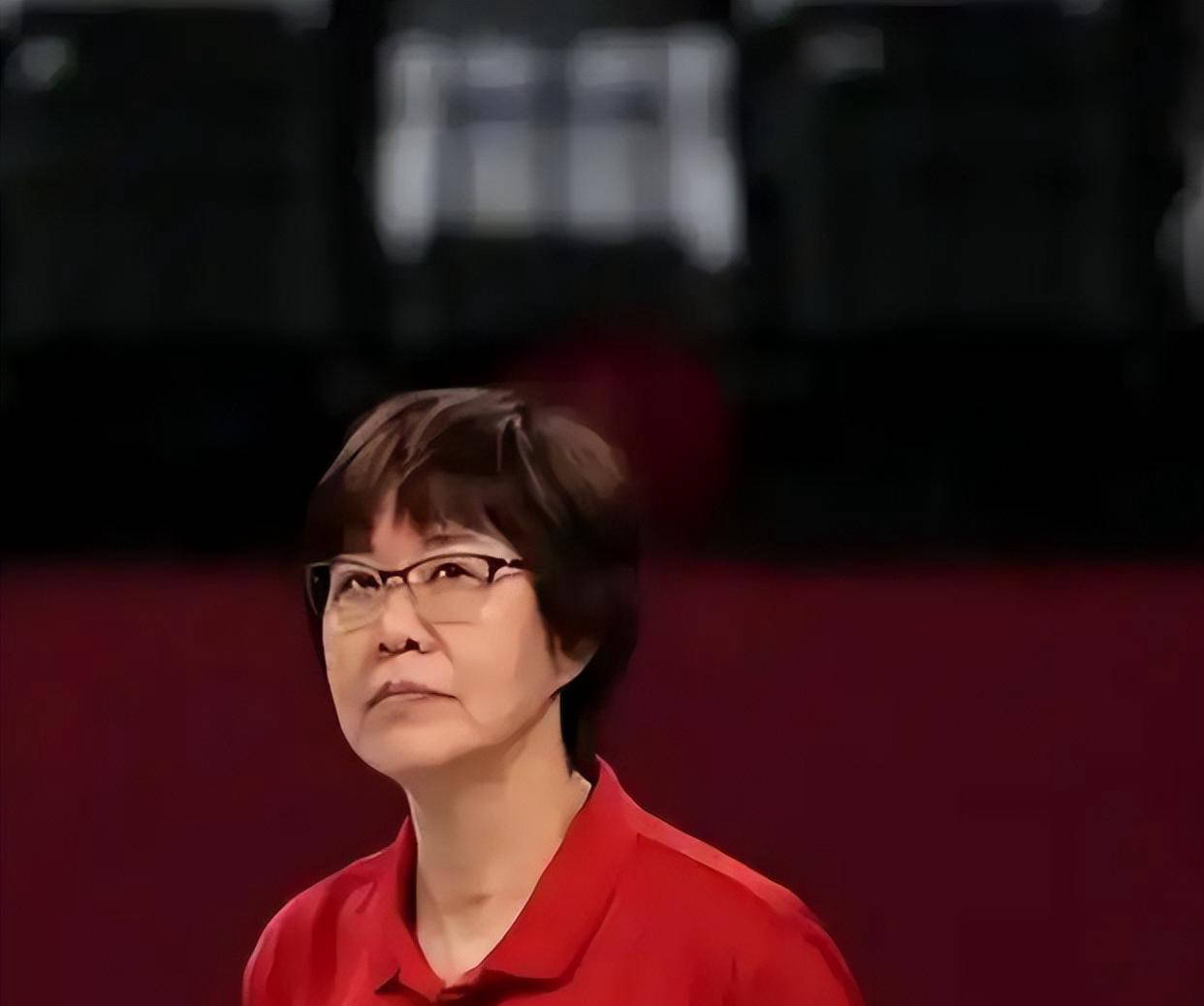 郎平：离开后的新传闻与回归的可能性，从郎平的离开看中国女排的未来走向