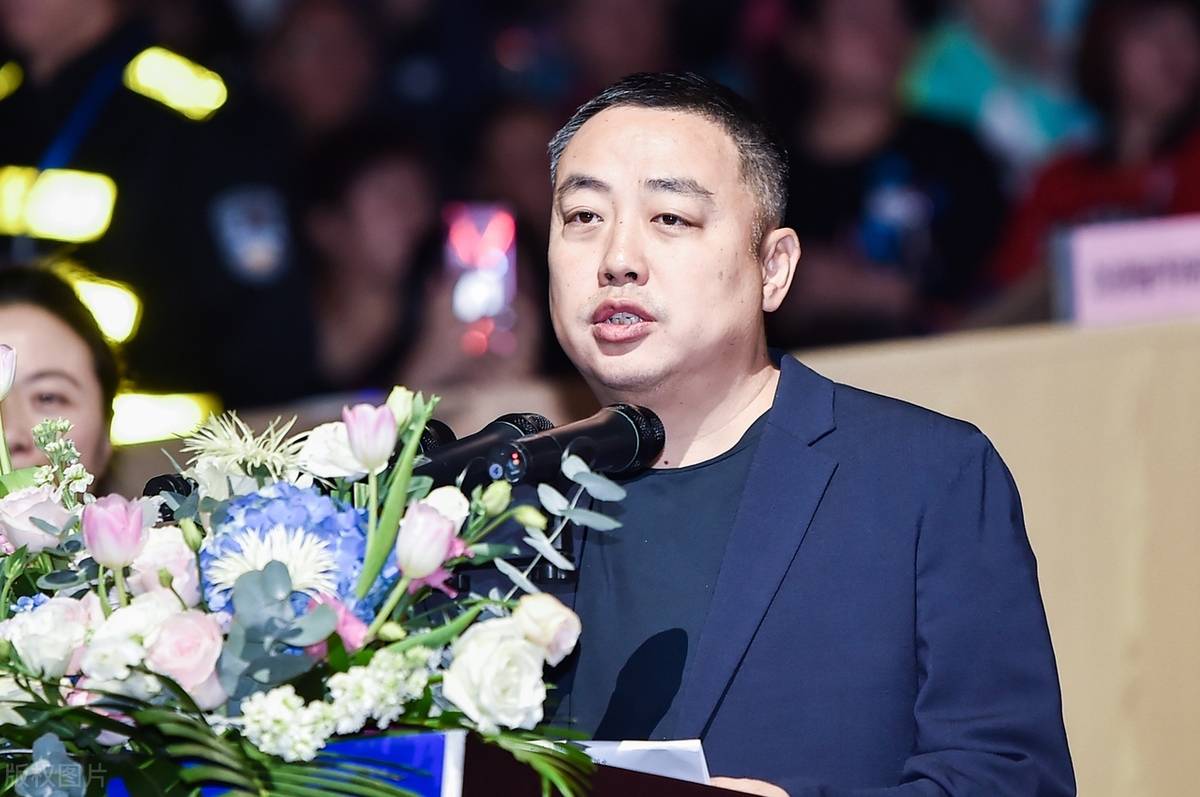 樊振东陈梦退世界排名，刘国梁处境艰难遭质疑