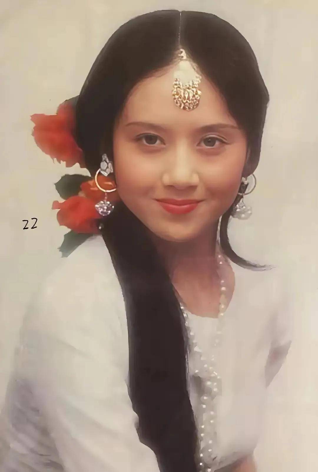 杨丽萍61岁写真曝光,岁月美人惊艳全网,背后故事更动人