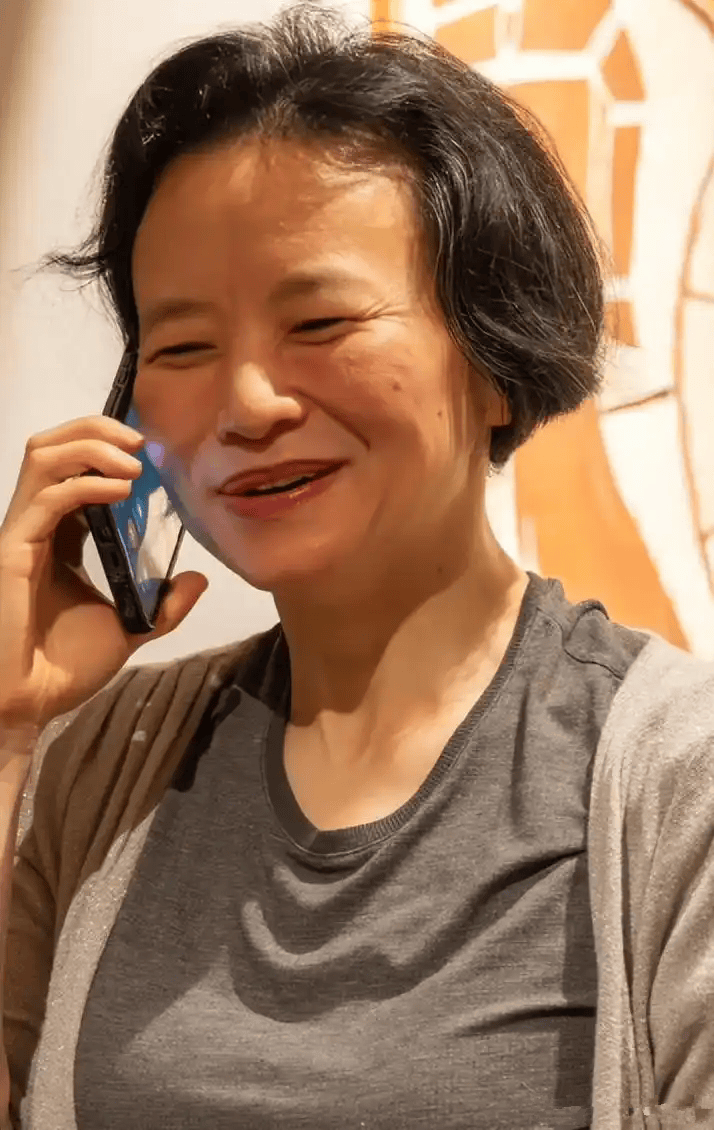 中央电视台女主持人间谍(中央电视台主持人倪萍简介)