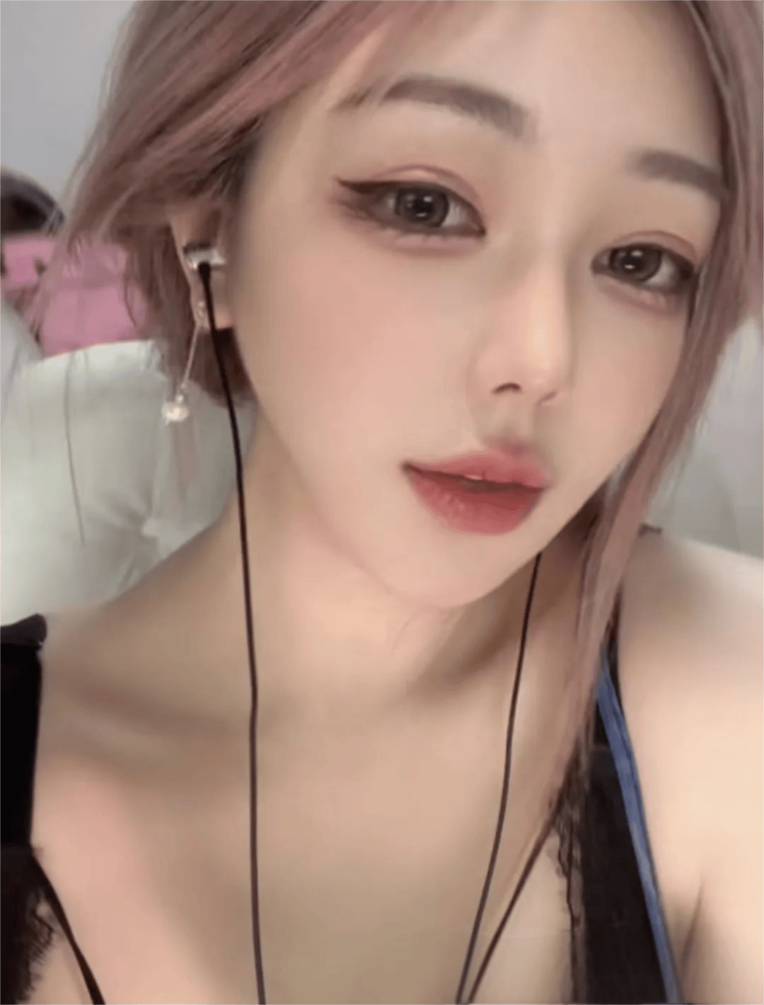 刘飞儿直面网友吐槽回应:不爱看就走!